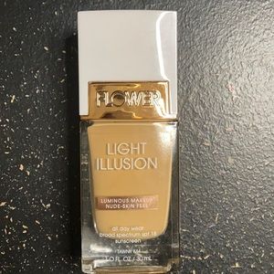 Flower Beauty Light Illusion Foundation